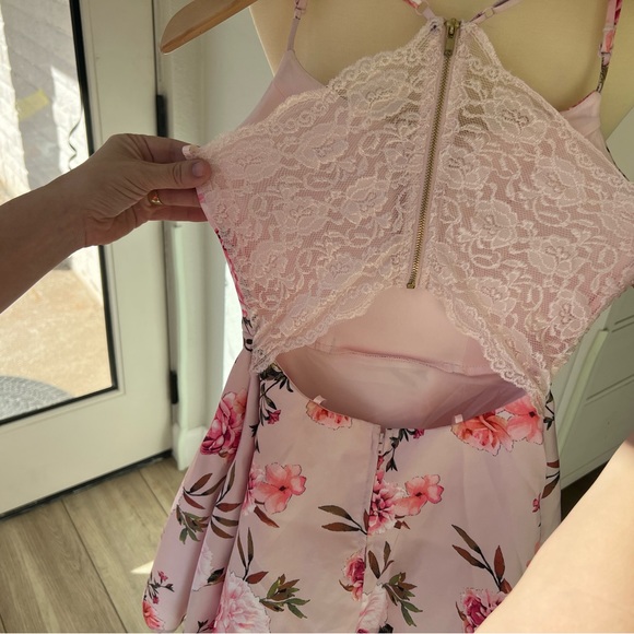 Like New Spaghetti Strap Lace-Bra-Back Floral Fit-and-Flare Dress - Picture 3 of 8